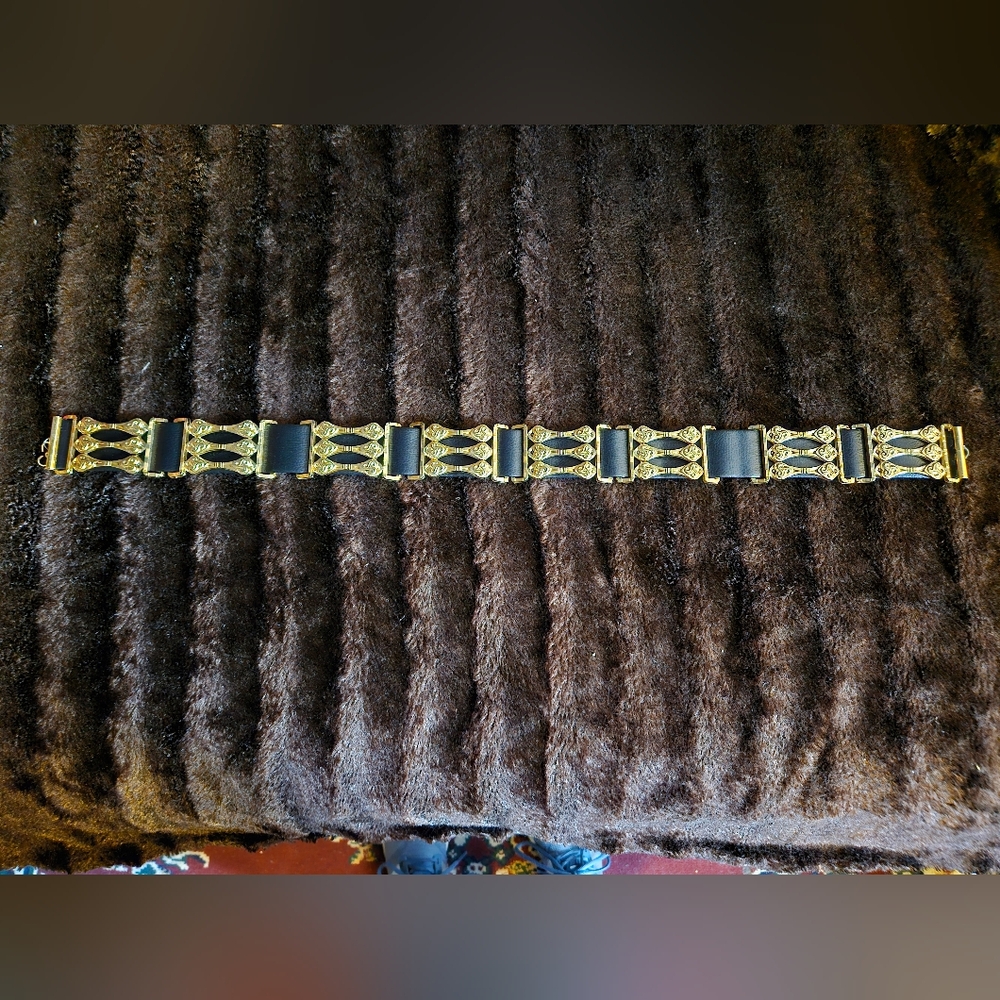 VINTAGE 80's BLACK&GOLD BELT